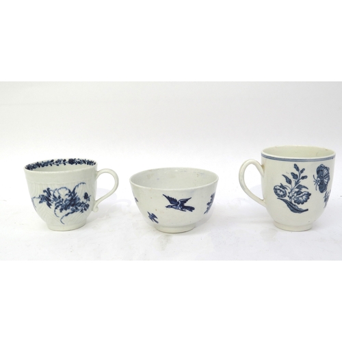 6262 - A selection of Worcester crescent moon cups, saucers and a tea bowl (7)