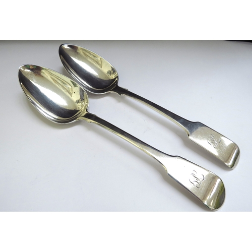 6374 - A pair of Thomas Wallis (II) & Jonathan Hayne silver serving spoons, London 1810, 158g