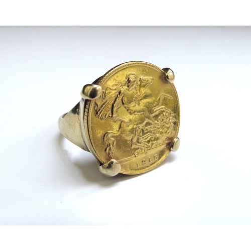 6390 - A 1915 half Sovereign ring with 9ct gold shank. Size O, 8.6g