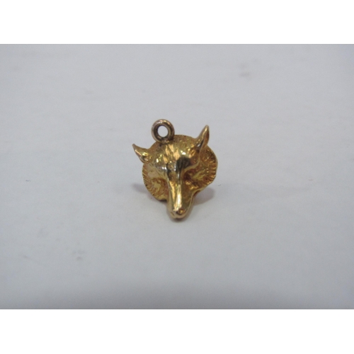 1281 - A 9ct fox head pendant/chain