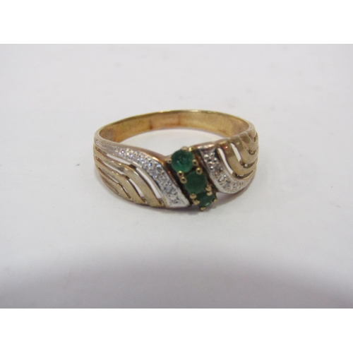 1285 - A gold emerald and diamond set ring (unmarked), weight 2.2g