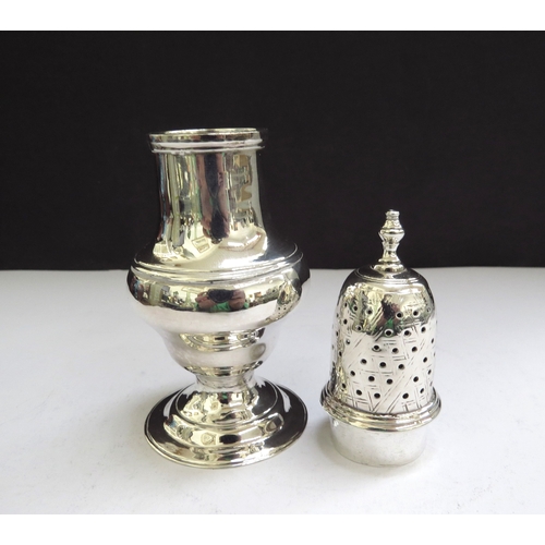 6356 - A George III Thomas Smith silver sugar caster, London 1773, 81g