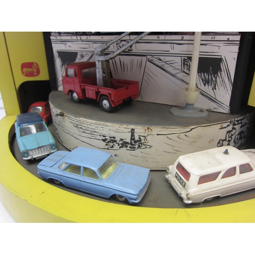 8128 - Corgi Toys - An unusual and possibly unique retail or trade fair animated display, featuring sixteen... 