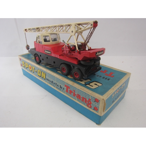 8097 - A Triang Spot-On 117 diecast model Jones Crane KL 10/10 with red body and wheel hubs, cream cab and ... 