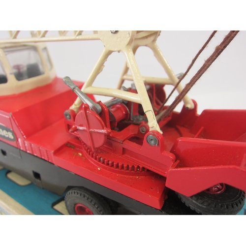 8097 - A Triang Spot-On 117 diecast model Jones Crane KL 10/10 with red body and wheel hubs, cream cab and ... 