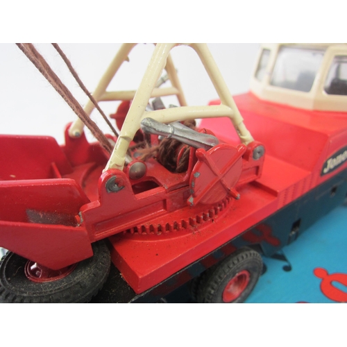 8097 - A Triang Spot-On 117 diecast model Jones Crane KL 10/10 with red body and wheel hubs, cream cab and ... 