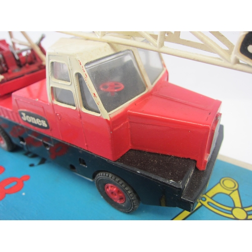 8097 - A Triang Spot-On 117 diecast model Jones Crane KL 10/10 with red body and wheel hubs, cream cab and ... 