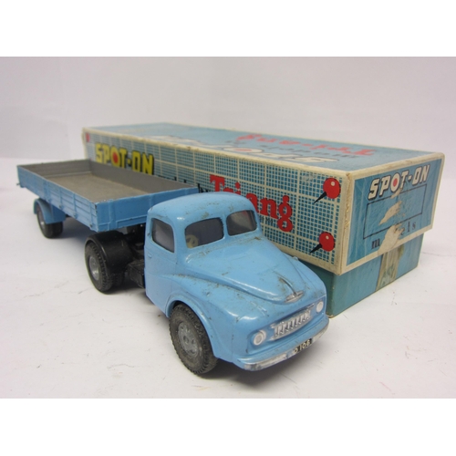 8114 - A Triang Spot-On 106A/1C diecast model Austin Prime Mover with Articulated Flat Float and Crate Load... 