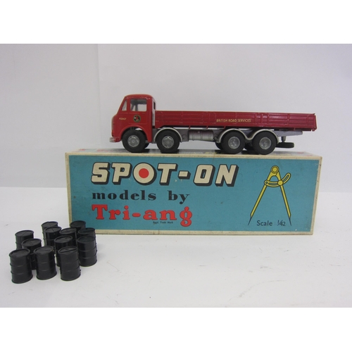 8112 - A Triang Spot-On 110/3D diecast model AEC Mammoth Major 8 with Flat Float with Sides and Oil Drum Lo... 