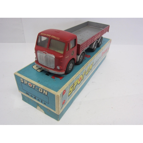 8112 - A Triang Spot-On 110/3D diecast model AEC Mammoth Major 8 with Flat Float with Sides and Oil Drum Lo... 