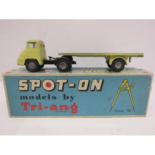 8115 - A Triang Spot-On 111A/O.T diecast model Ford Thames Trader with Articulated Flat Float and Log Load,... 