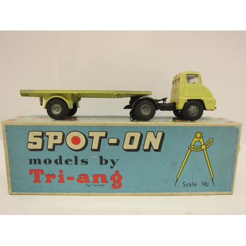 8115 - A Triang Spot-On 111A/O.T diecast model Ford Thames Trader with Articulated Flat Float and Log Load,... 