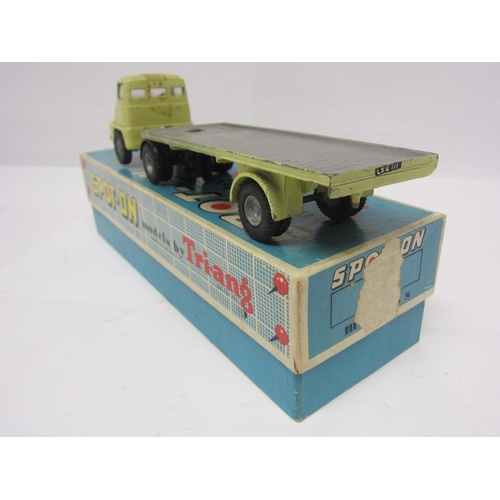 8115 - A Triang Spot-On 111A/O.T diecast model Ford Thames Trader with Articulated Flat Float and Log Load,... 