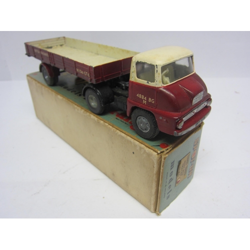 8095 - A Triang Spot-On 111A/1 diecast model Ford Thames Trader with Box Trailer in maroon and cream 'Briti... 