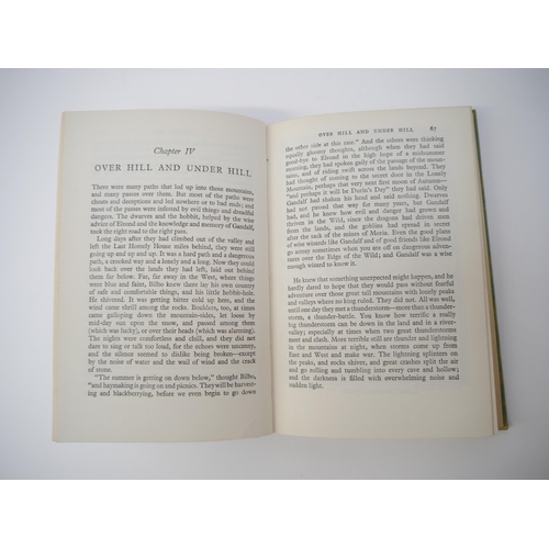 7132 - J.R.R. Tolkien: 'The Hobbit, or There and Back Again', London, George Allen & Unwin, 1956, 2nd editi... 