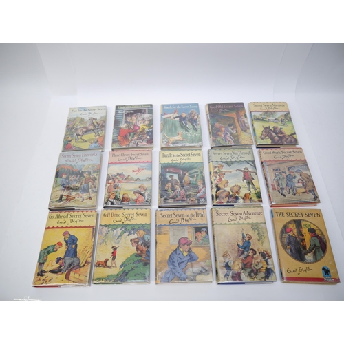 7150 - Enid Blyton, the 'Secret Seven' series of adolescent detective novels, complete set of 15 works, all... 