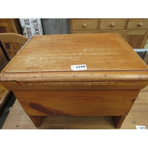 2298 - A pine lift top box stool