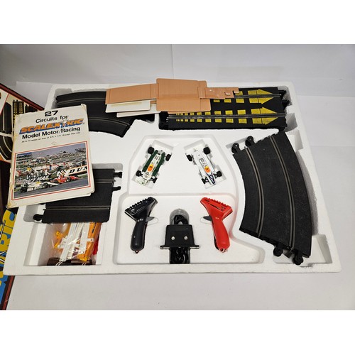 8389 - A boxed Scalextric Formula One world Championship slot racing set, together with additional Scalextr... 