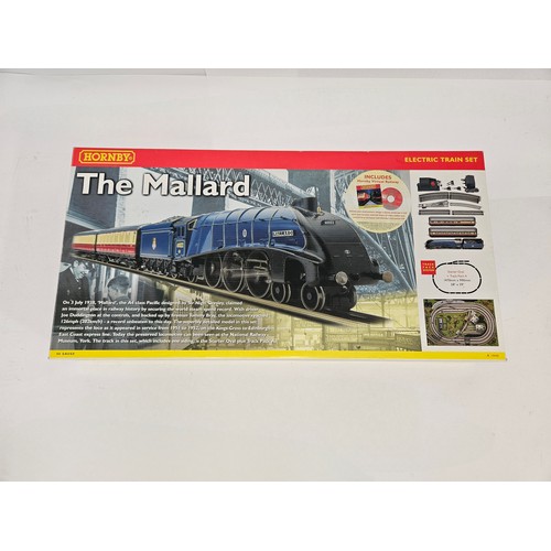 8517 - A boxed Hornby 00 gauge R1040 The Mallard electric train set comprising BR 4-6-2 'Mallard' Class A4 ... 