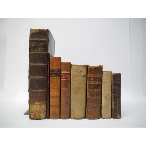 7305 - Eight assorted antiquarian and leatherbound volumes, including Marcus Tullius Cicero: 'M. Tullii Cic... 