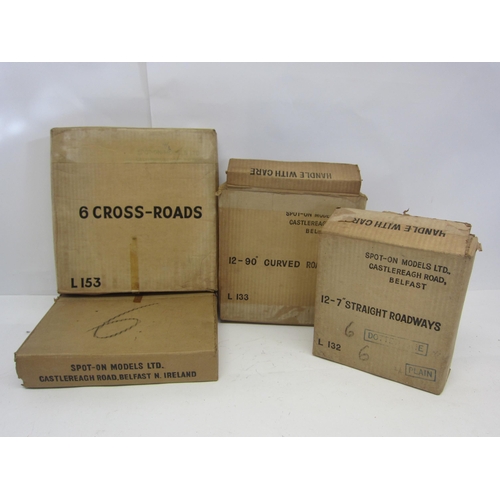 8125 - A collection of Triang Spot-On Roadways items in original brown card trade boxes, to include L153 6x... 