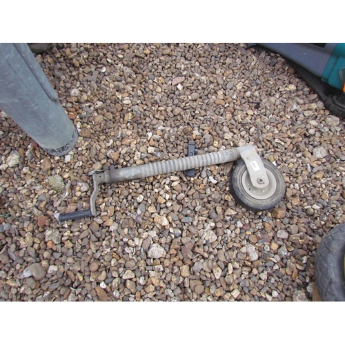 3387 - A galvanised riveted tank, approx. 2' x 2' 6