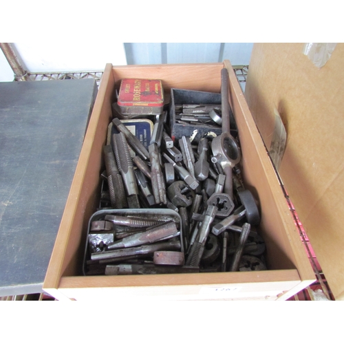 3267 - A box of mixed taps and dies