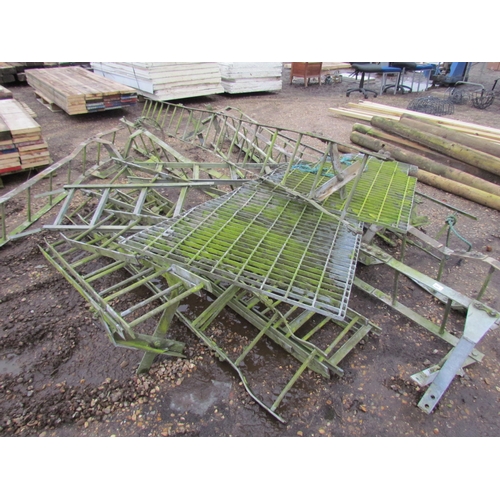 3301 - A quantity of galvanised ladder sections