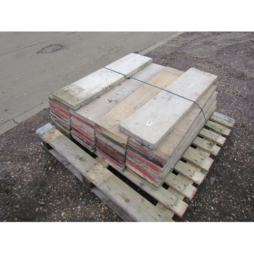 3308 - A quantity of scaffold boards 3' approx. (30)