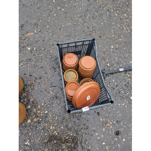 3526 - A quantity of terracotta pot saucers