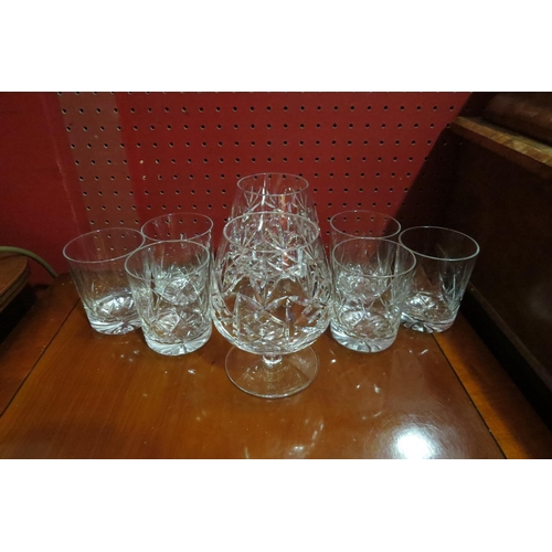 4069 - A pair of crystal brandy balloons and six crystal water glasses  (R)  £25