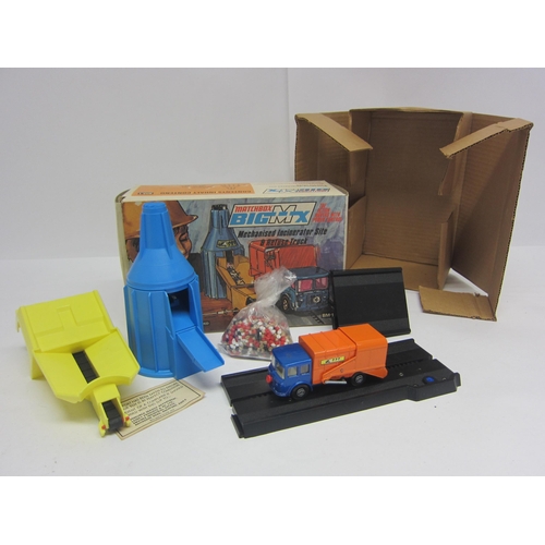 8204 - A boxed Matchbox Big MX BM-1 Mechanised Incinerator Site & Refuse Truck