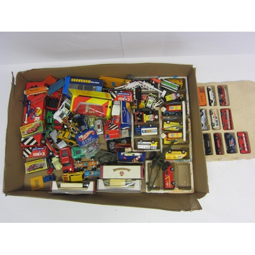 8190 - A collection of assorted boxed and loose diecast vehicles and accessories including boxed Matchbox R... 