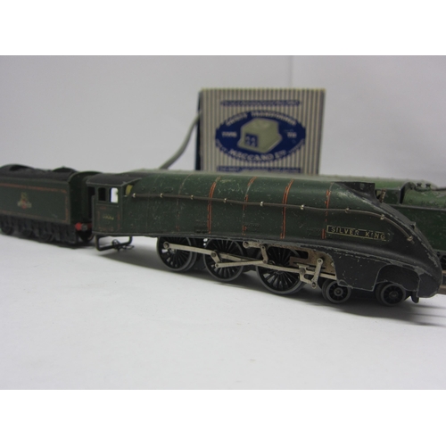 8524 - Two heavily playworn Hornby Dublo 00 gauge locomotives to include 'Silver King' with tender EDL7 0-6... 