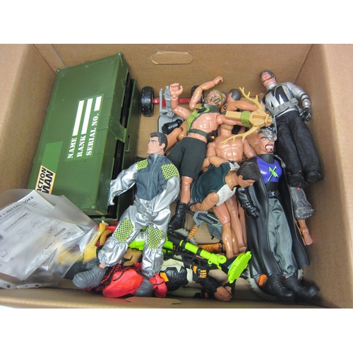 8260 - A collection of 1990s Action Man figures and accessories