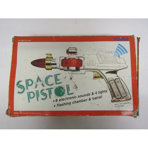 8025 - A boxed Weina Space Pistol battery operated plastic space gun no. 9007/WB (box worn)