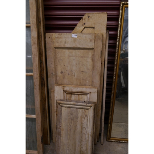 2107 - Mixed Victorian pine panels