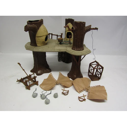 8091 - An unboxed vintage Star Wars Return Of The Jedi Ewok Village Playset (incomplete), together with an ... 