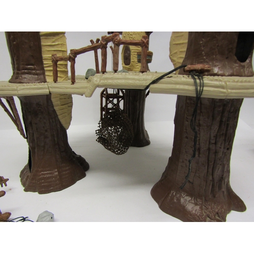 8091 - An unboxed vintage Star Wars Return Of The Jedi Ewok Village Playset (incomplete), together with an ... 