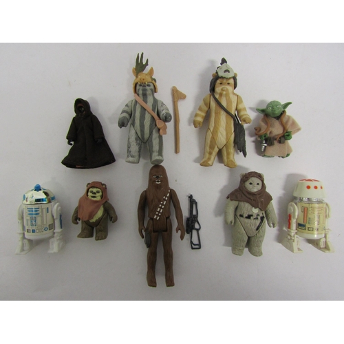 8089A - A collection of loose vintage Kenner / Palitoy Star Wars action figures, some with accessories, to i... 