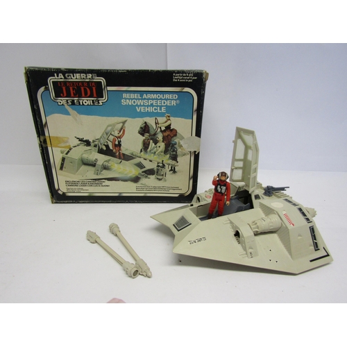 8080 - A vintage boxed Palitoy Star Wars Return Of The Jedi Rebel Armoured Snowspeeder Vehicle with two las... 