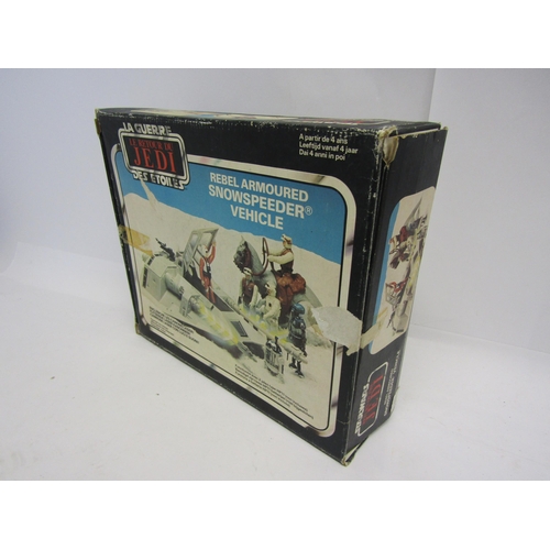 8080 - A vintage boxed Palitoy Star Wars Return Of The Jedi Rebel Armoured Snowspeeder Vehicle with two las... 