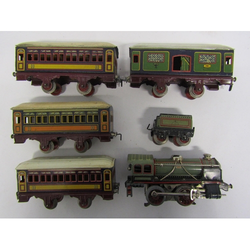 8479 - A Paya (Spain) 0 gauge train set, comprising tinplate electric 0-4-0 locomotive no.984, tender, four... 