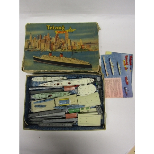 8372 - A Triang Minic Ships Presentation Set box (a/f) containing loose and playworn waterline model liners... 