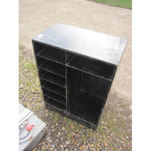 3475 - A metal cabinet