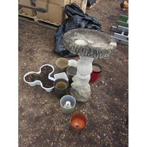 3490 - A composition birdbath and pots    (E) £8-15