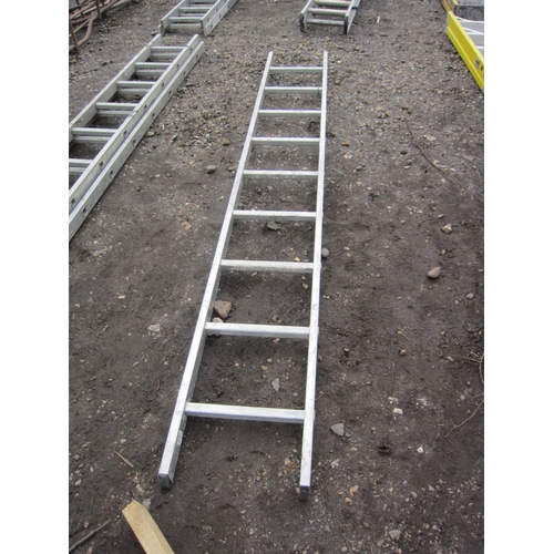 3505 - An aluminium ladder section