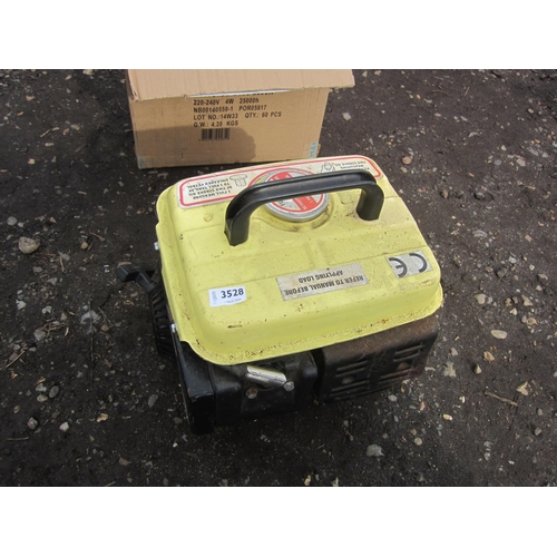 3528 - A Cosmo 950W portable generator    (E) £20-30