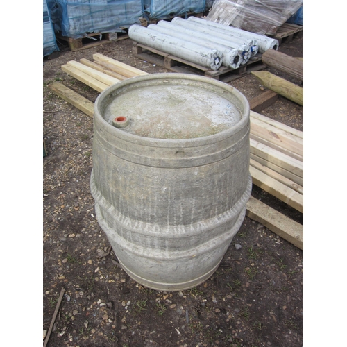 3533 - A galvanised barrel