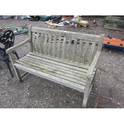 3587 - A hardwood garden bench